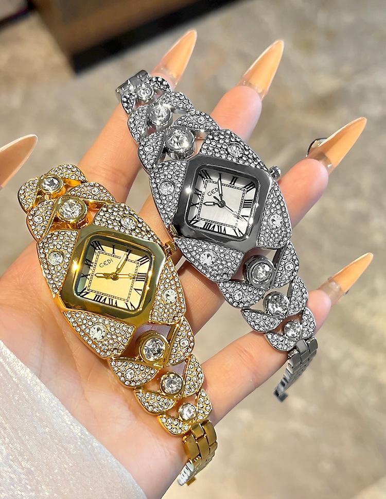 🌱🌱🌱Callie | Ženska ura 2026 Eleganca s svetlobo, diamanti in vodoodporno zasnovo