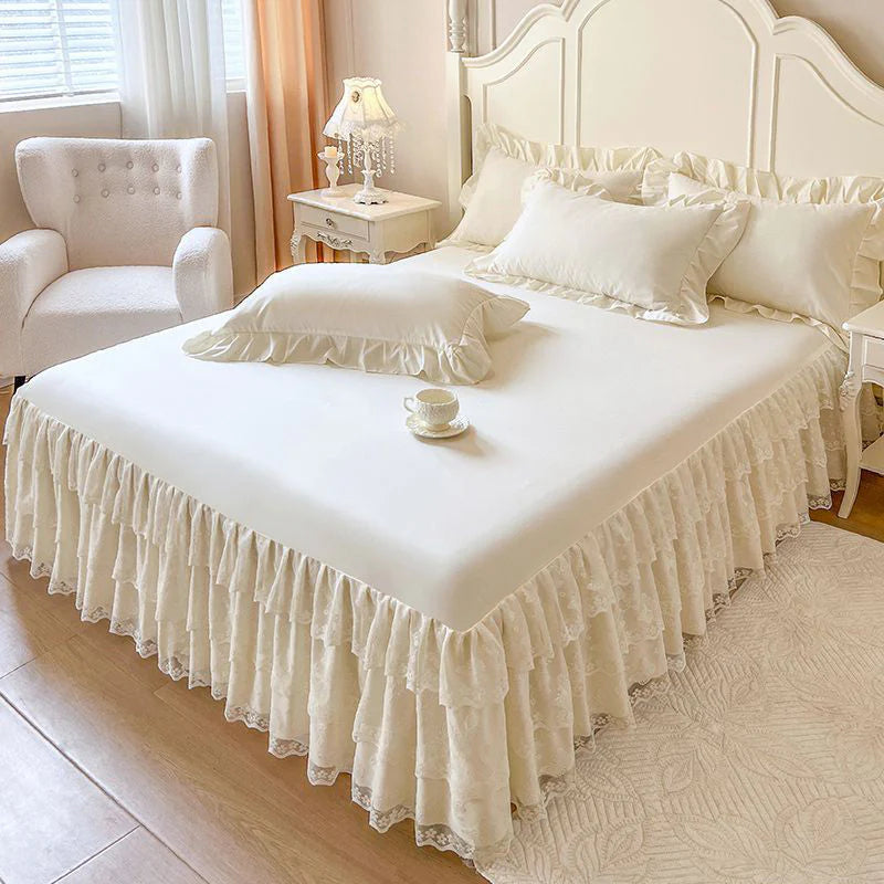 🌸 Čipkasta posteljna krila v kompletu 3 kosov – tvoja spalnica takoj postane romantičen raj miru in elegance! ✨🛏️