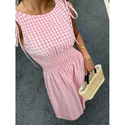 Retro maksi obleka s karirastim vzorcem – poletna eleganca